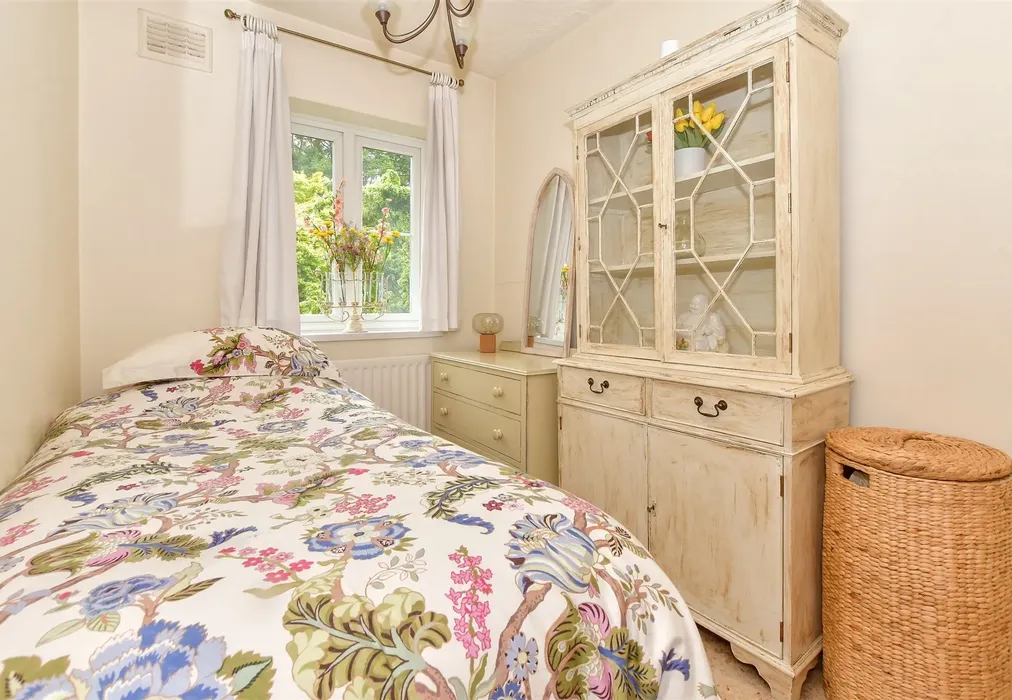 Bedroom 3 - Stone Green, Stone, Tenterden, Kent - Wards of Kent