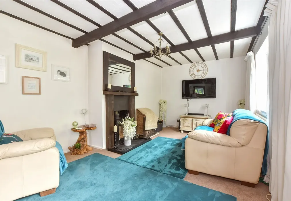 Lounge - Stone Green, Stone, Tenterden, Kent - Wards of Kent