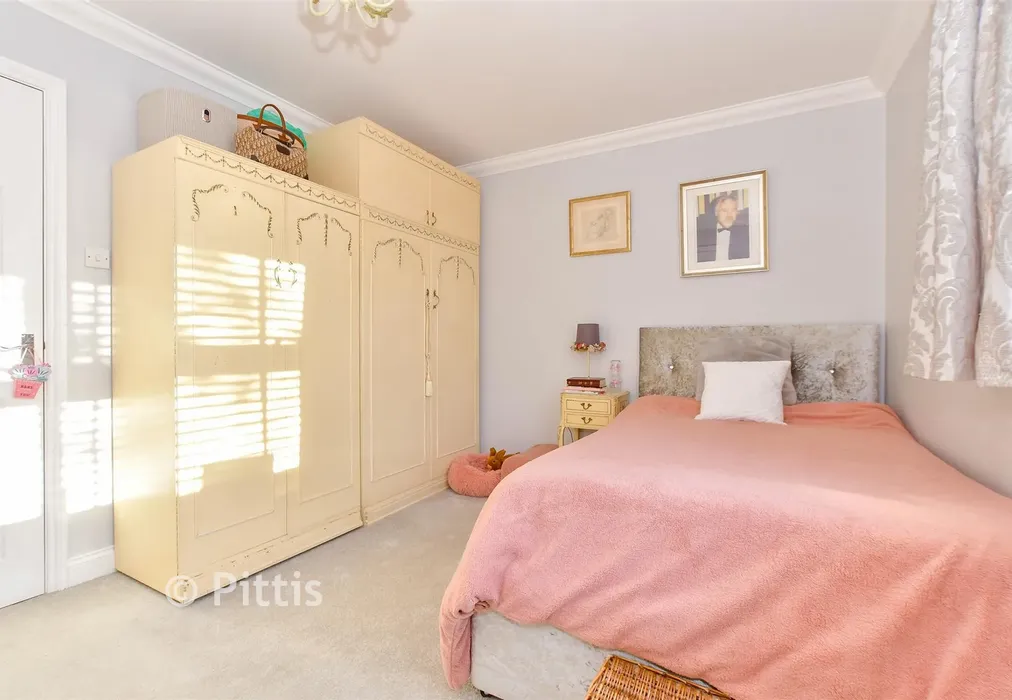 Bedroom 2 - Heytesbury Road, Yarmouth, Isle of Wight - Wards of Kent