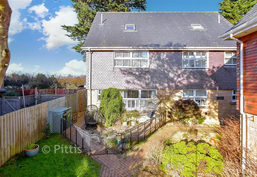 Front Web - Heytesbury Road, Yarmouth, Isle of Wight - Wards of Kent