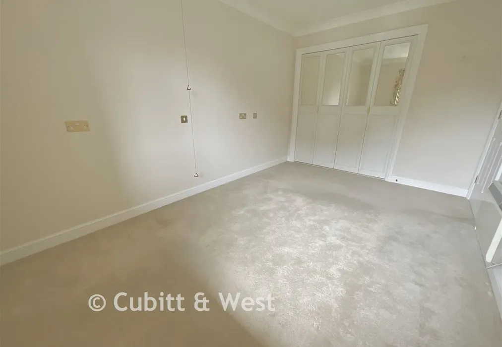 Bedroom 1 - Queen Street, Arundel, West Sussex - Wards of Kent