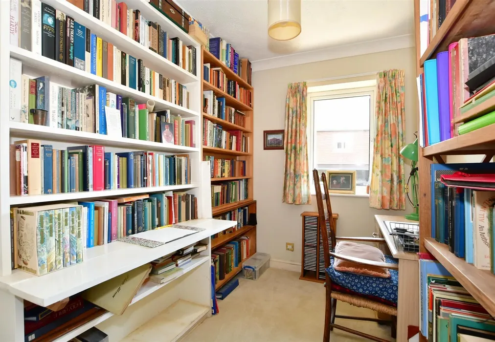 Bedroom 2 - Queen Street, Arundel, West Sussex - Wards of Kent