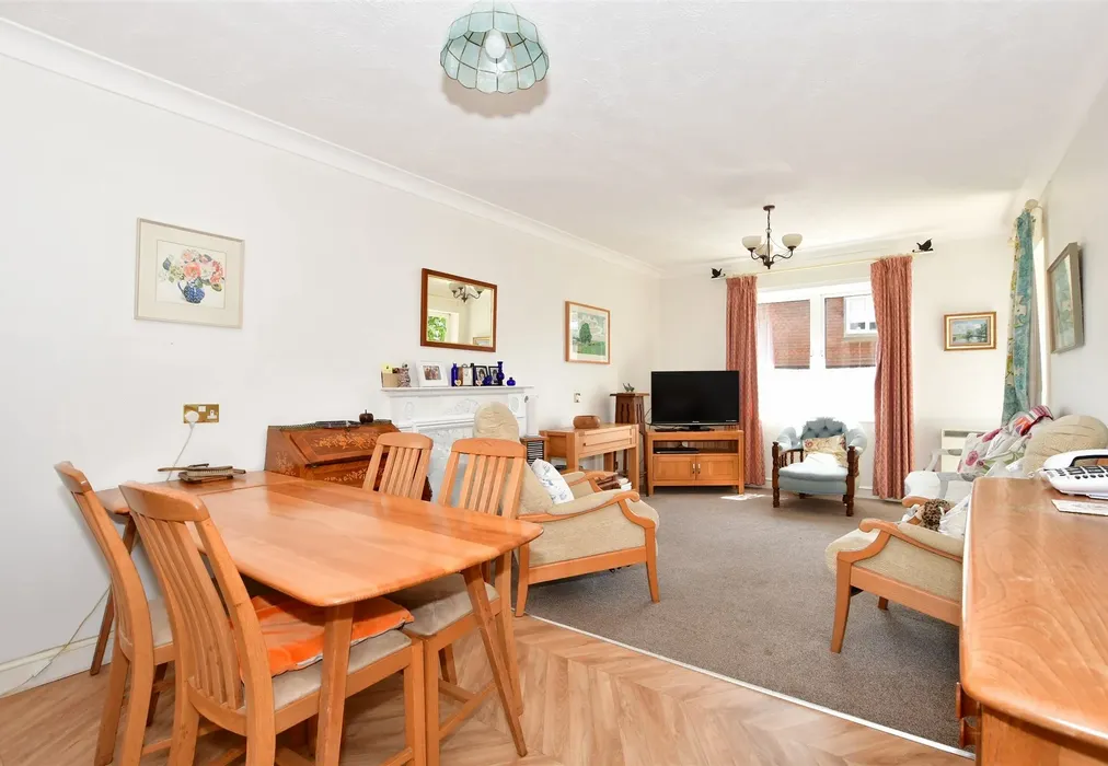 Lounge - Queen Street, Arundel, West Sussex - Wards of Kent