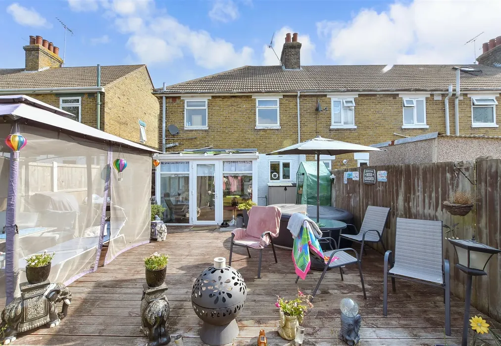 Patio / Decking - Norman Road, Broadstairs, Kent - Wards of Kent