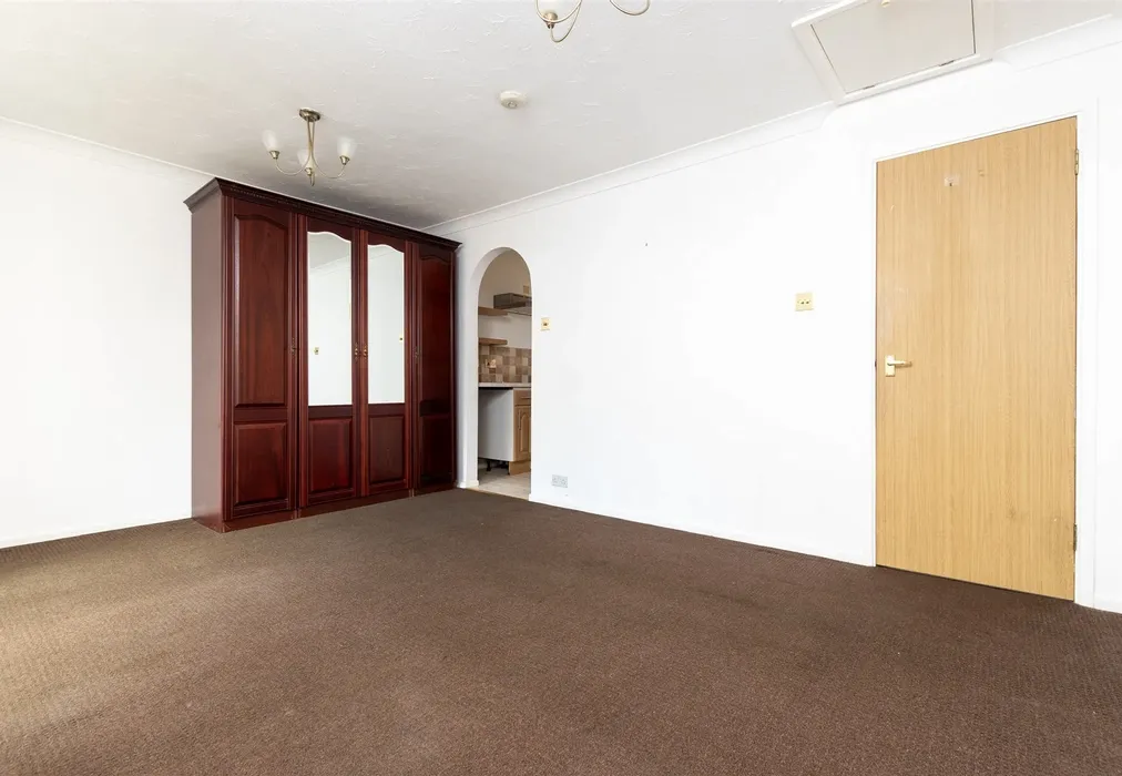 Lounge/Bedroom - Haig Gardens, Gravesend, Kent - Wards of Kent