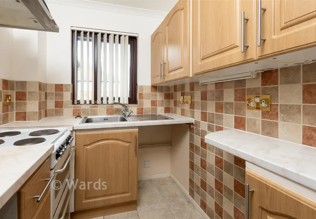 Kitchen - Haig Gardens, Gravesend, Kent - Wards of Kent
