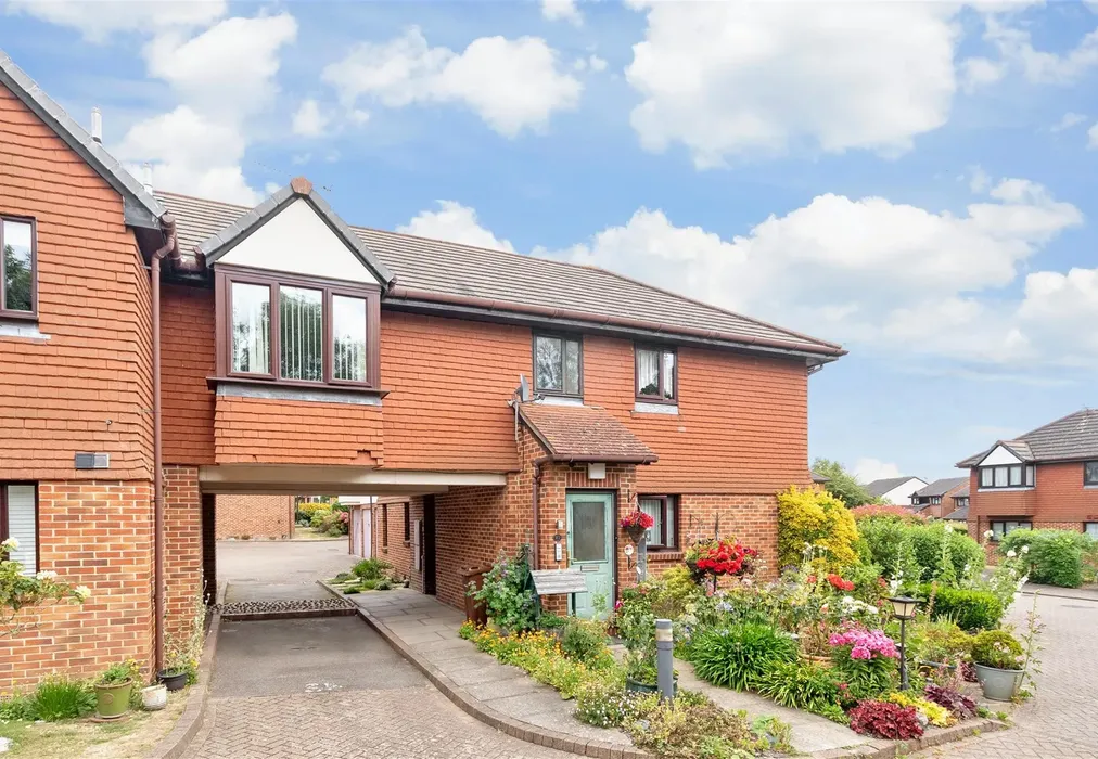 Driveway/Parking - Haig Gardens, Gravesend, Kent - Wards of Kent