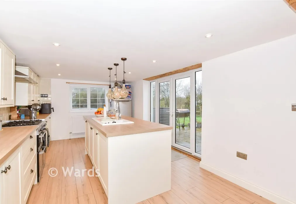 Kitchen - Biddenden Road, St. Michaels, Tenterden, Kent - Wards of Kent
