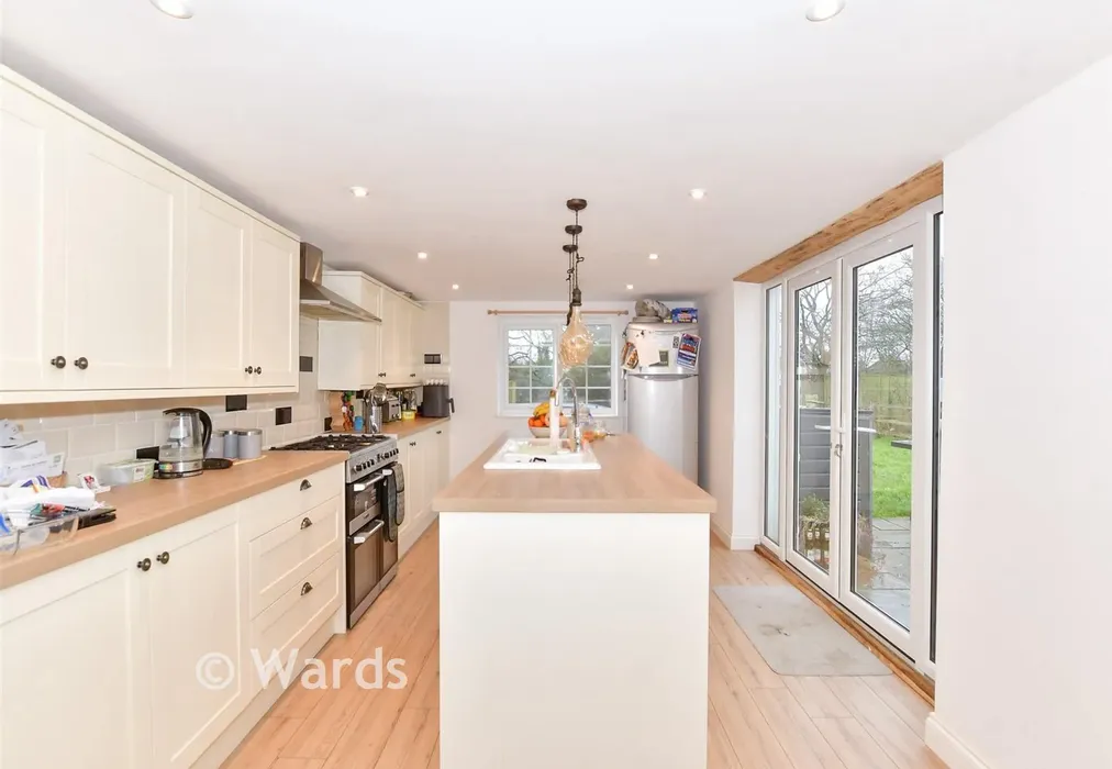 Lounge/ Kitchen - Biddenden Road, St. Michaels, Tenterden, Kent - Wards of Kent