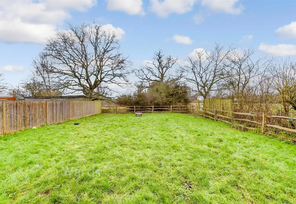 Rear Garden - Biddenden Road, St. Michaels, Tenterden, Kent - Wards of Kent