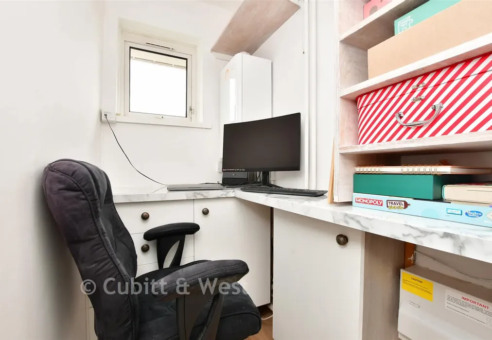 Study - Castle Drive, Reigate, Surrey - Wards of Kent