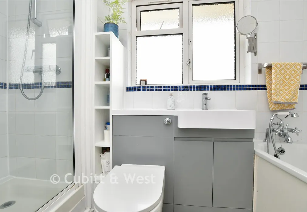 Bathroom - Castle Drive, Reigate, Surrey - Wards of Kent