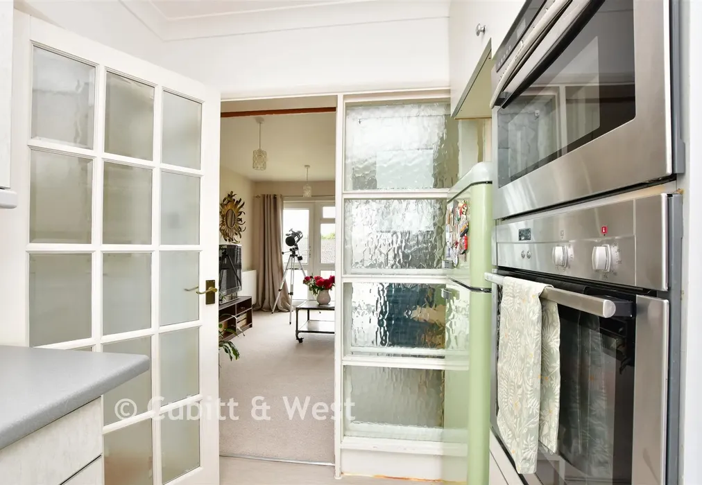 Internal Lifestyle Photograph - Castle Drive, Reigate, Surrey - Wards of Kent