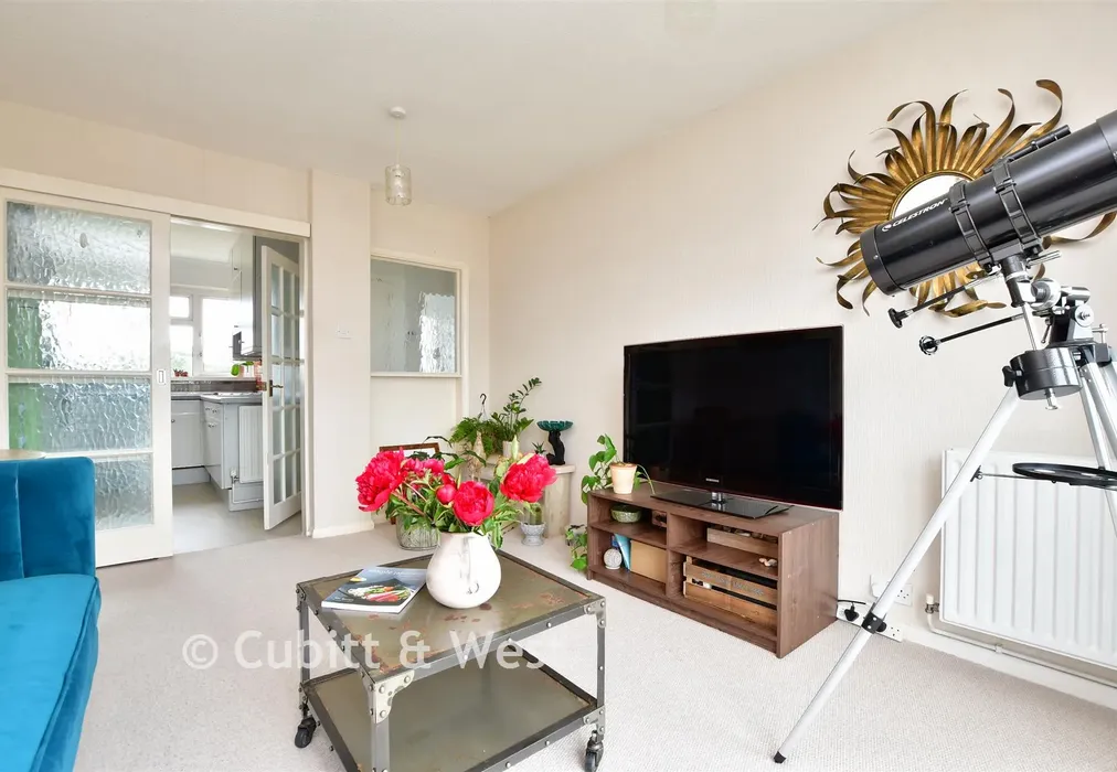 Lounge/Diner - Castle Drive, Reigate, Surrey - Wards of Kent