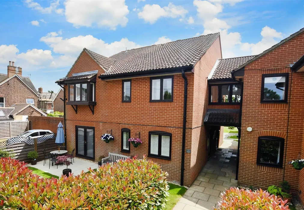 Front Elevation - Eastwood Road, Bramley, Guildford, Surrey - Wards of Kent