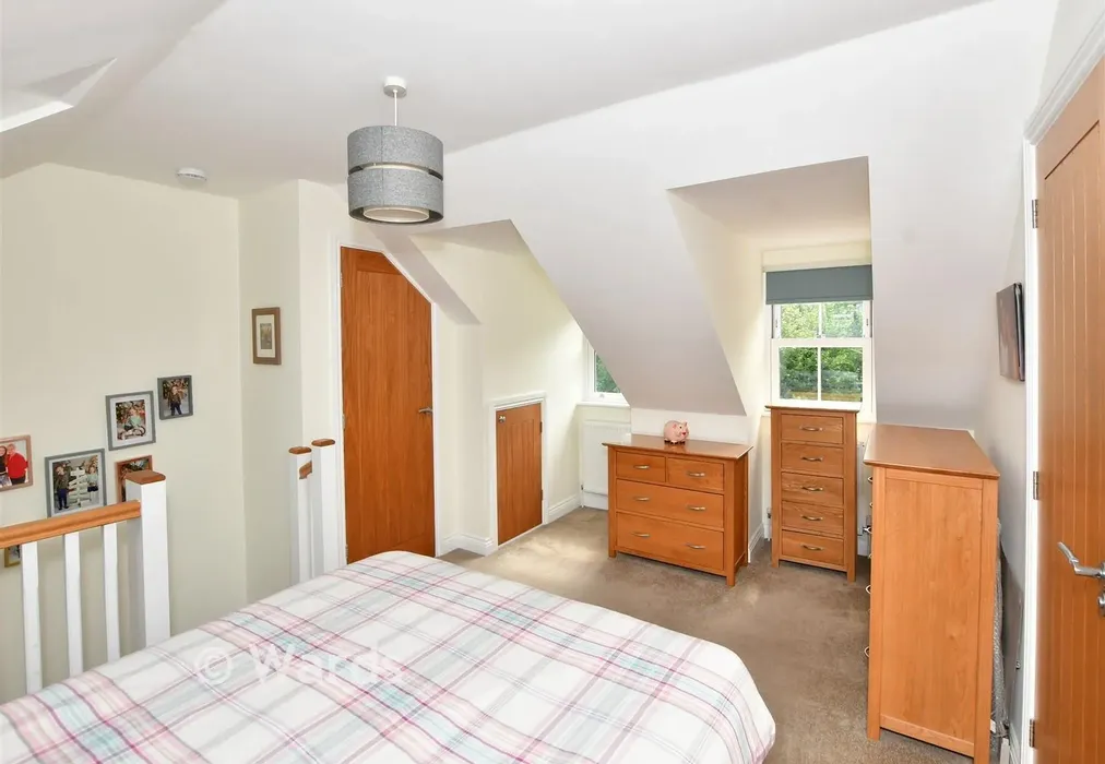 Bedroom 1 - Well Street, Loose, Maidstone, Kent - Wards of Kent
