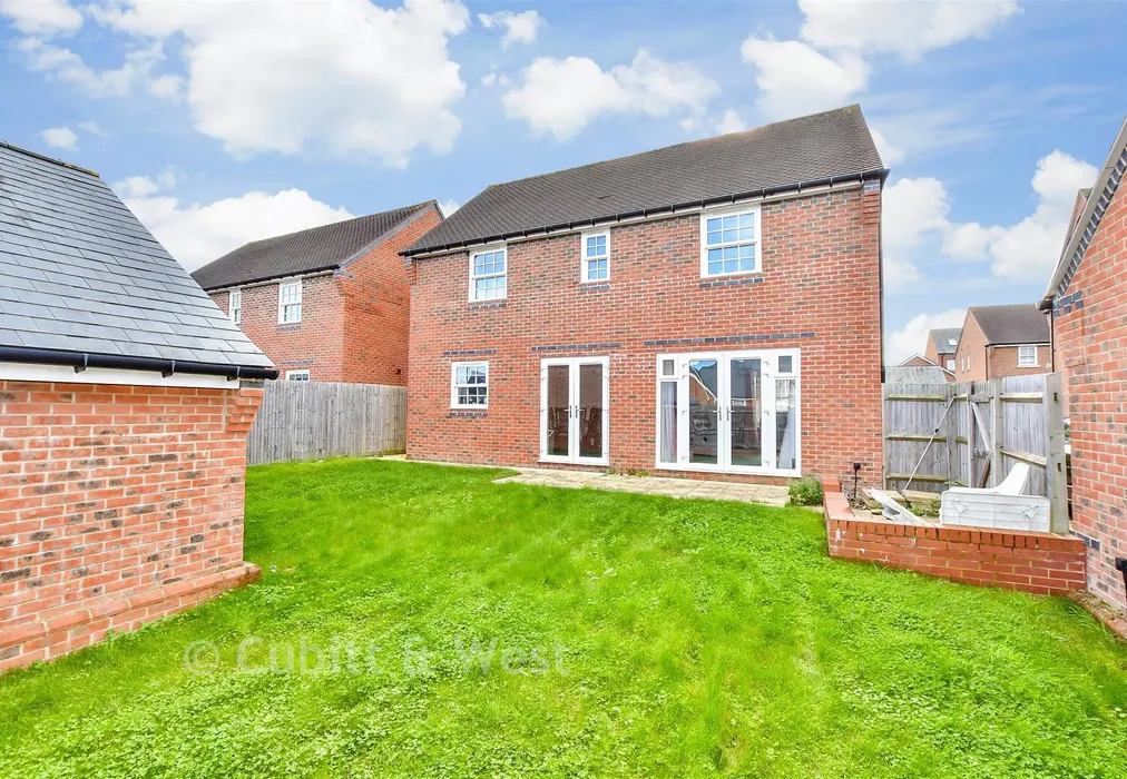 Rear Garden - Pakenham Road, Waterlooville, Hampshire - Wards of Kent