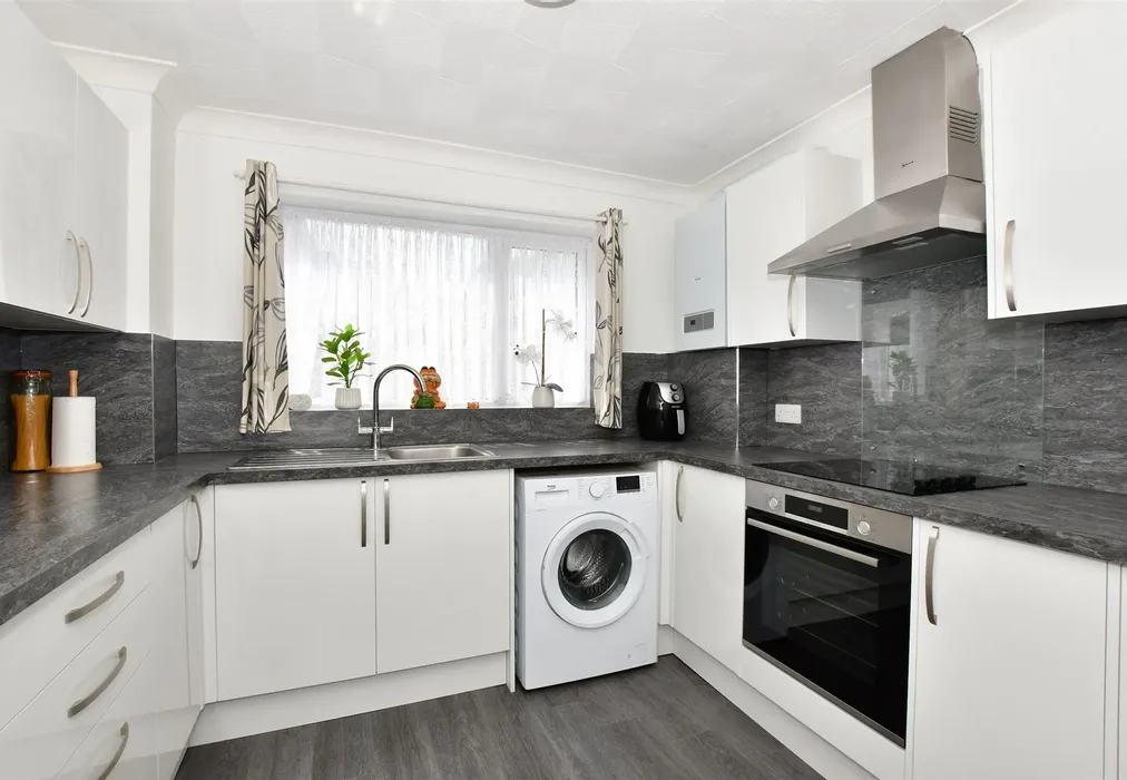 Kitchen - Crescent Road, Shanklin, Isle of Wight - Wards of Kent