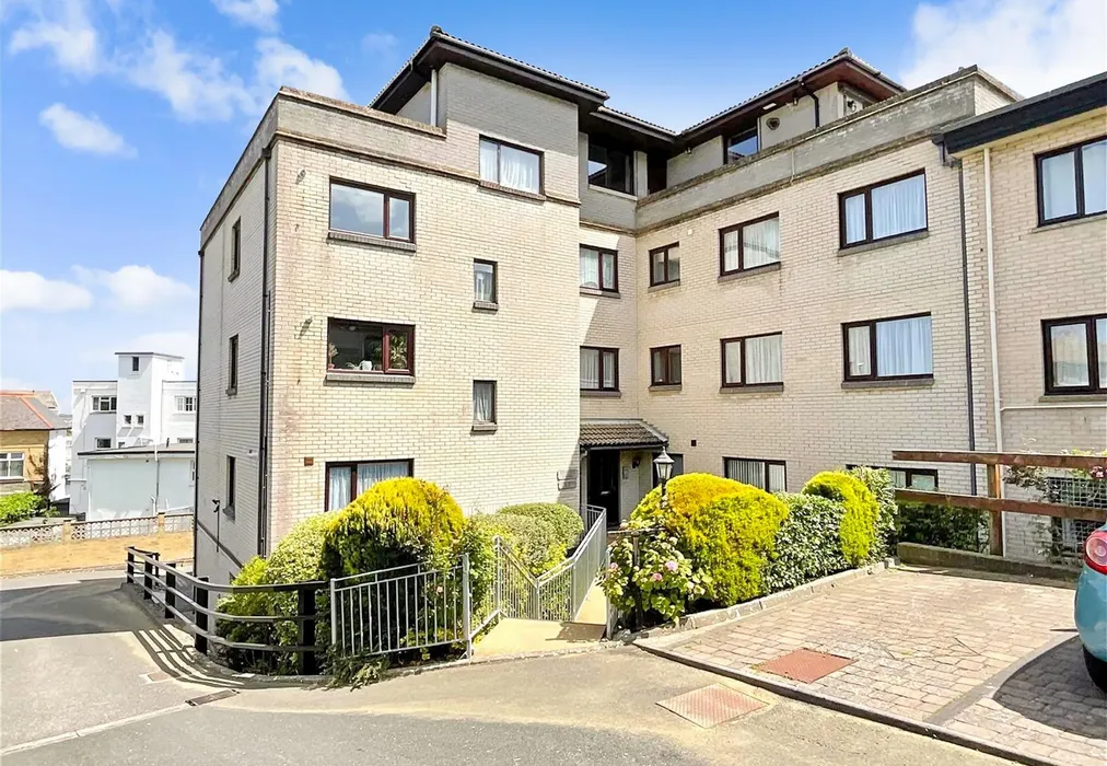Front Aspect - Crescent Road, Shanklin, Isle of Wight - Wards of Kent