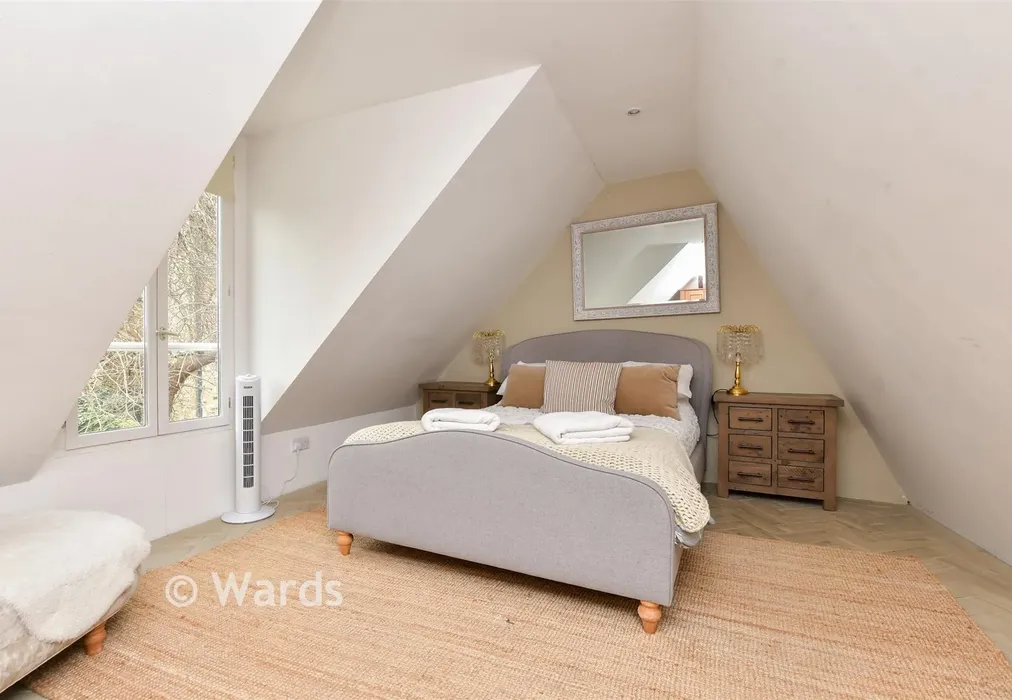 Bedroom 1 - Trinity Square, Margate, Kent - Wards of Kent