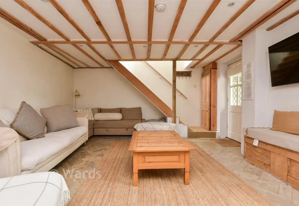 Lounge - Trinity Square, Margate, Kent - Wards of Kent