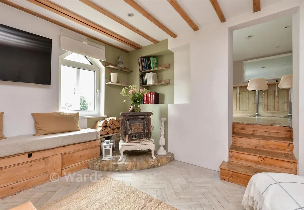 Lounge - Trinity Square, Margate, Kent - Wards of Kent