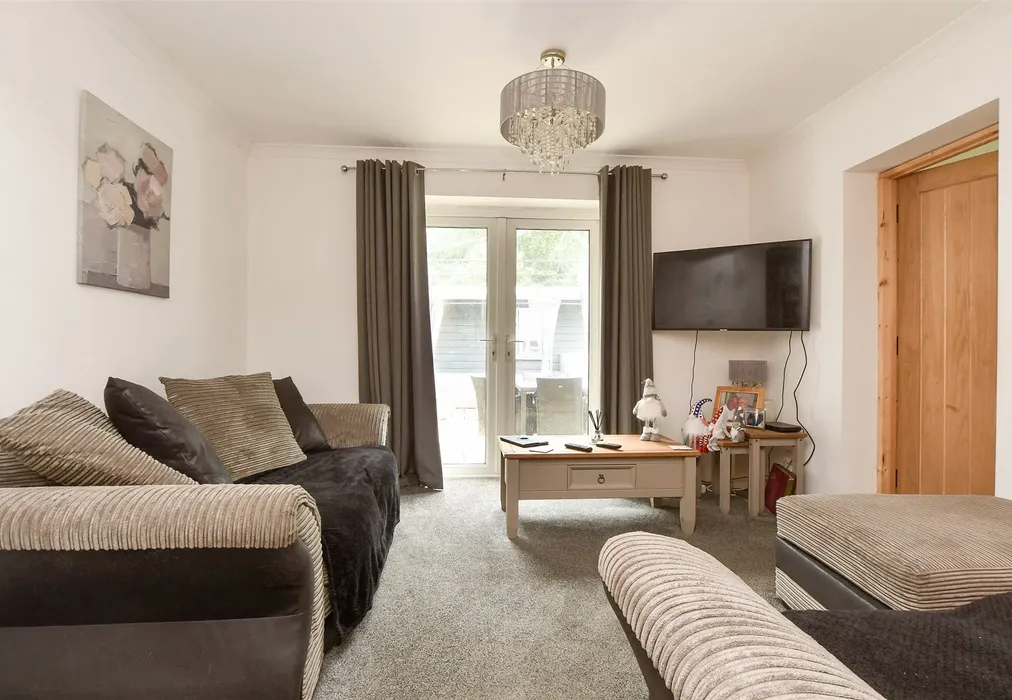 Lounge - Antlands Lane, Shipley Bridge, Horley, Surrey - Wards of Kent