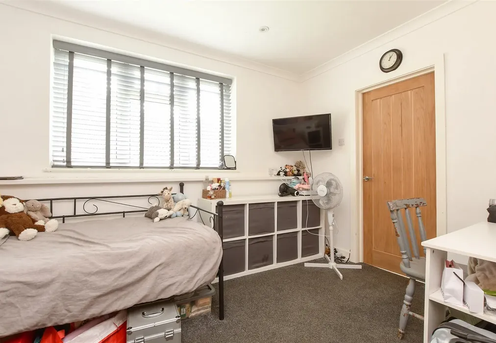 Bedroom 3 - Antlands Lane, Shipley Bridge, Horley, Surrey - Wards of Kent