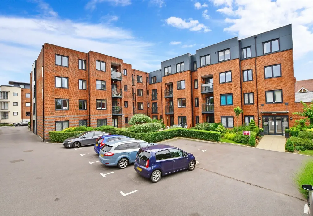 External With Parking - Garland Road, East Grinstead, West Sussex - Wards of Kent