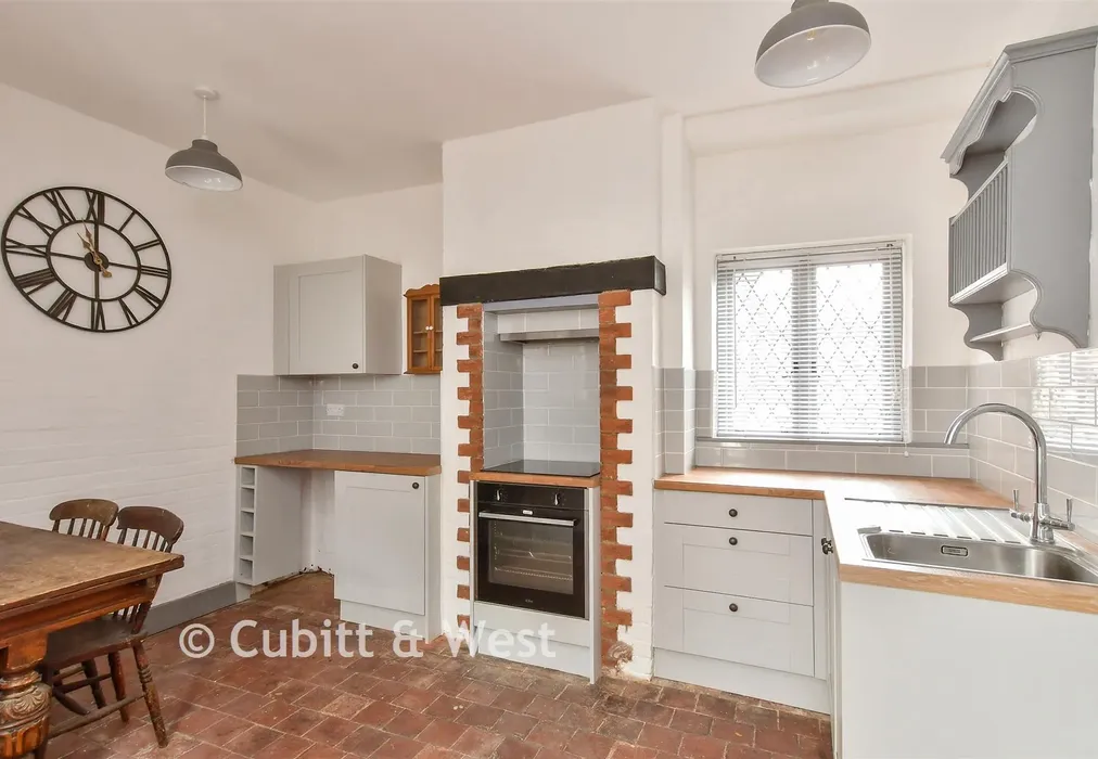 Kitchen - Maltravers Street, Arundel, West Sussex - Wards of Kent