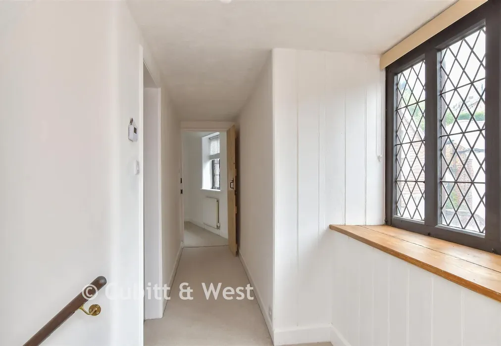 Landing - Maltravers Street, Arundel, West Sussex - Wards of Kent