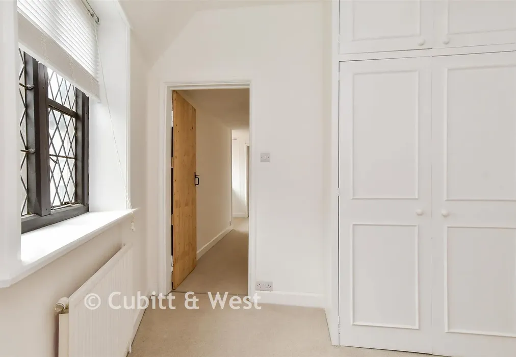 Bedroom 2 - Maltravers Street, Arundel, West Sussex - Wards of Kent