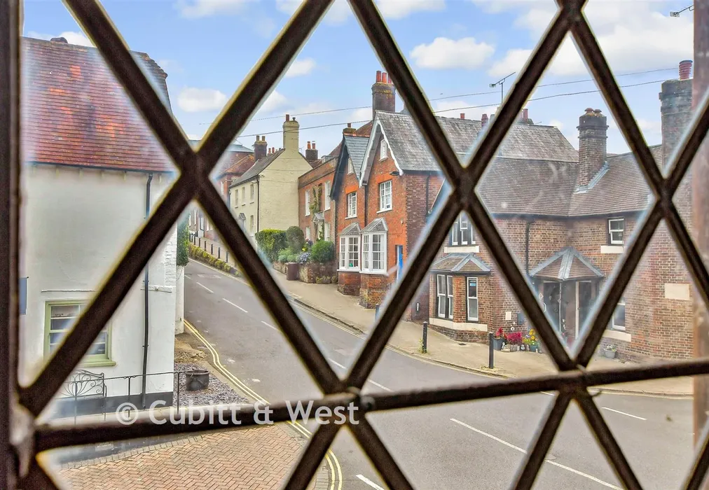External Lifestyle Photograph - Maltravers Street, Arundel, West Sussex - Wards of Kent