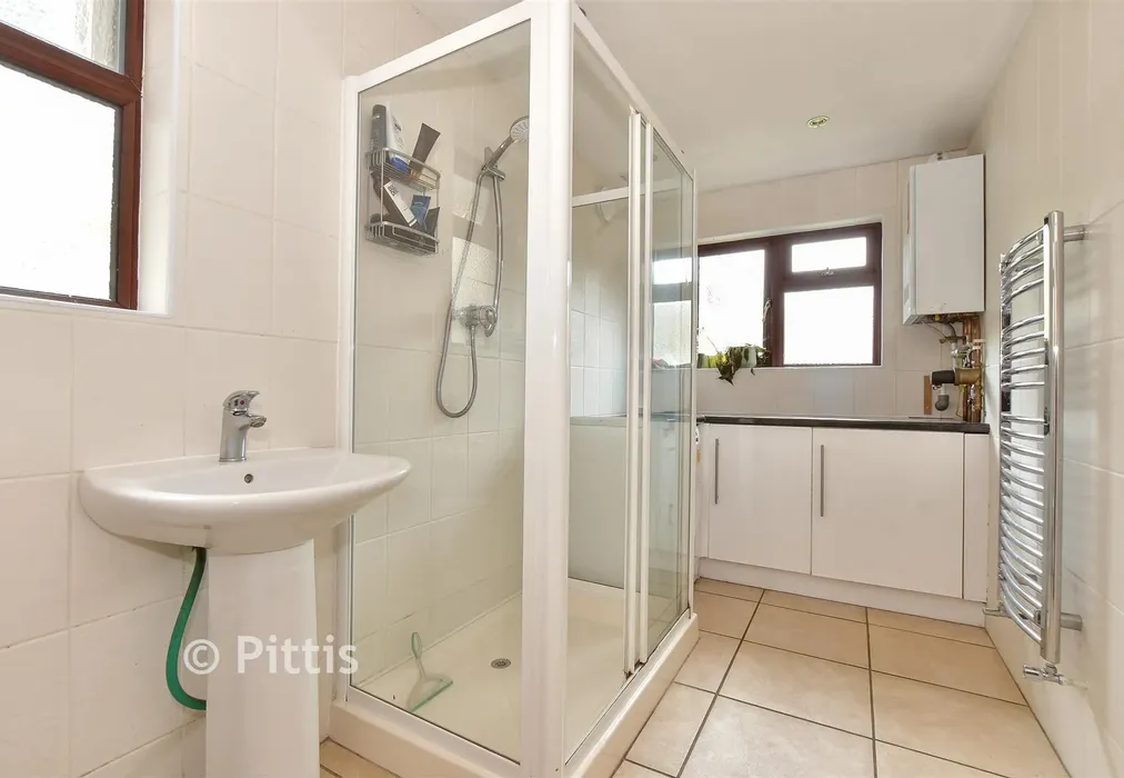 Shower Room - Castle Road, Newport, Isle of Wight - Wards of Kent