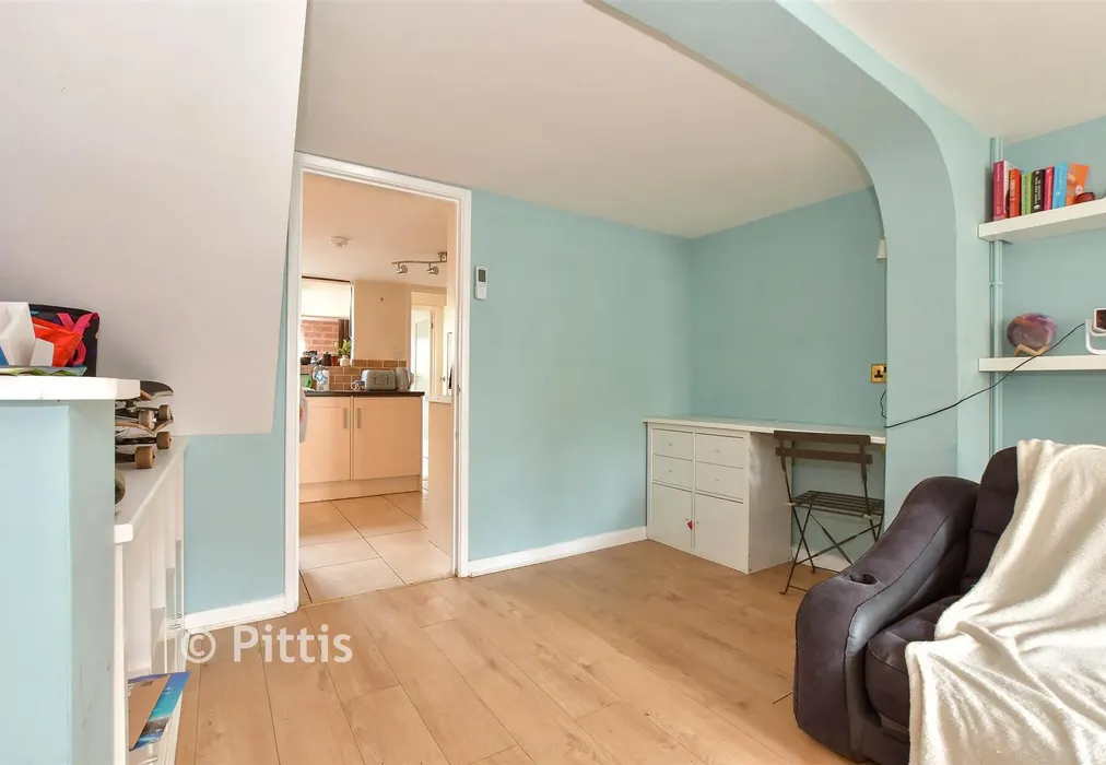 Lounge/Dining Room - Castle Road, Newport, Isle of Wight - Wards of Kent