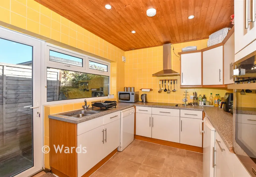 Kitchen - Whitehall Drive, Kingswood, Maidstone, Kent - Wards of Kent