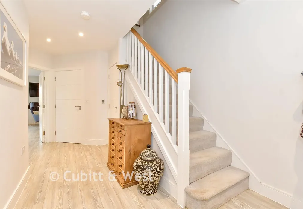 Hallway - The Boulevard, Bognor Regis, West Sussex - Wards of Kent