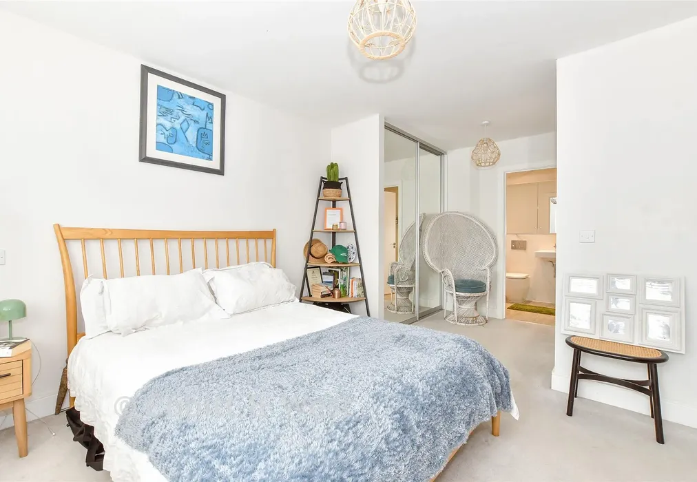 Bedroom 1 - The Boulevard, Bognor Regis, West Sussex - Wards of Kent
