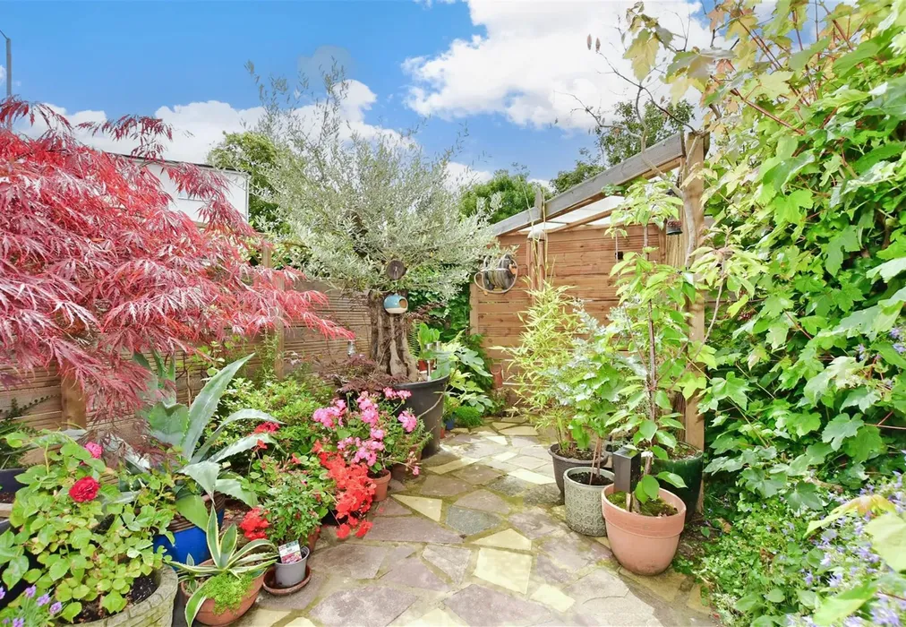 Rear Garden - The Vale, Broadstairs, Kent - Wards of Kent