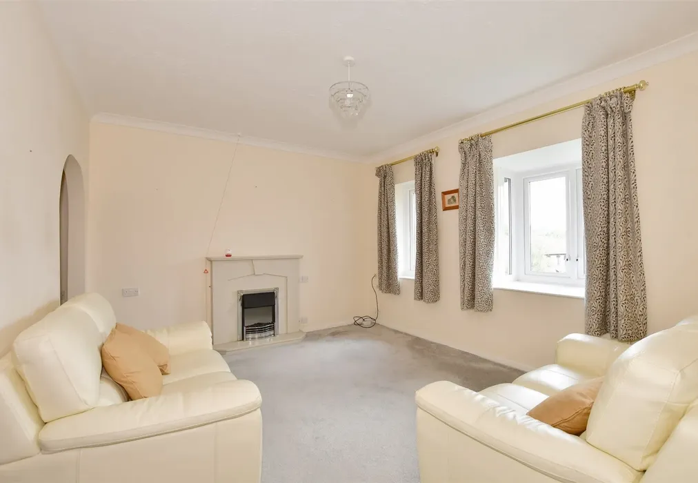 Lounge/Diner - Station Road, Dorking, Surrey - Wards of Kent