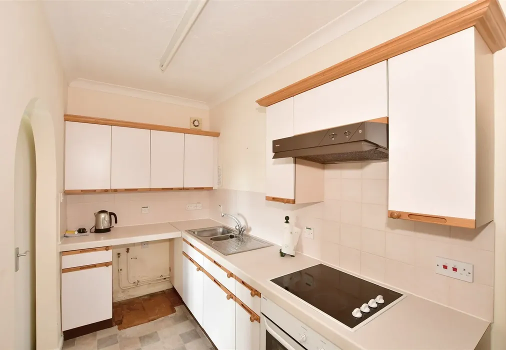 Kitchen - Station Road, Dorking, Surrey - Wards of Kent