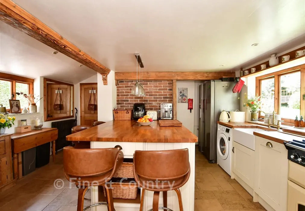 Kitchen - Shuart Lane, St Nicholas At Wade, Birchington, Kent - Wards of Kent