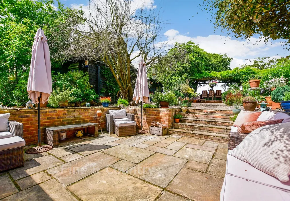 Patio / Decking - Shuart Lane, St Nicholas At Wade, Birchington, Kent - Wards of Kent
