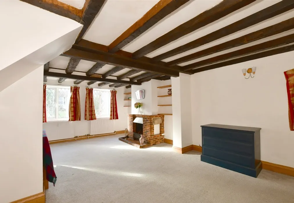 Lounge. - Horsham Road, Handcross, West Sussex - Wards of Kent