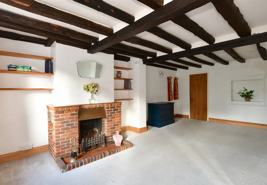 Lounge. - Horsham Road, Handcross, West Sussex - Wards of Kent