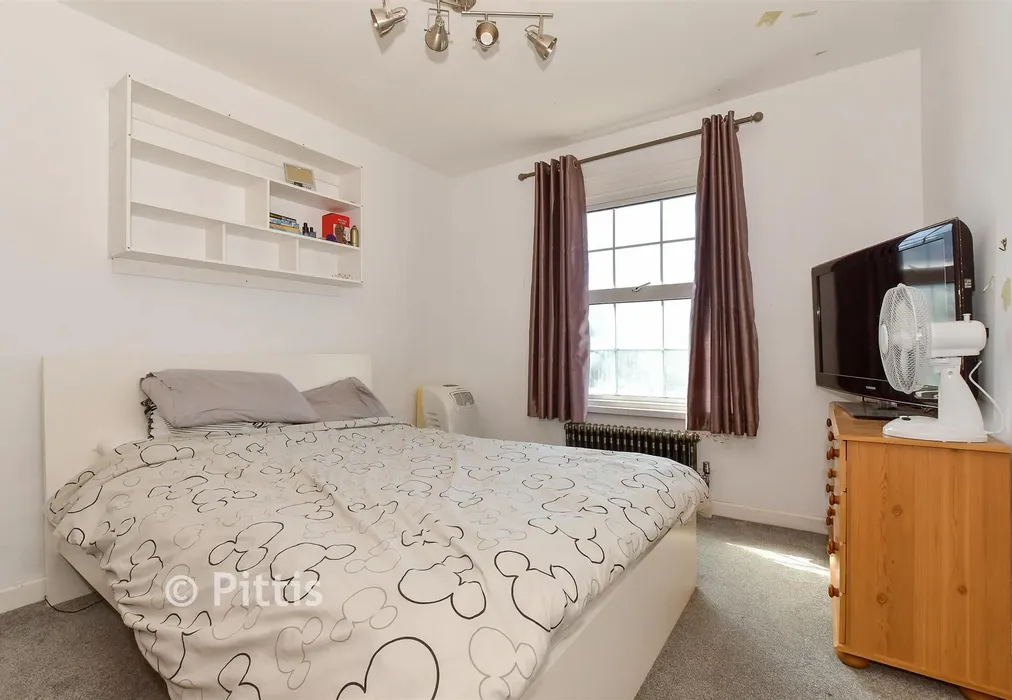 Bedroom 4 - High Street, Freshwater, Isle of Wight - Wards of Kent