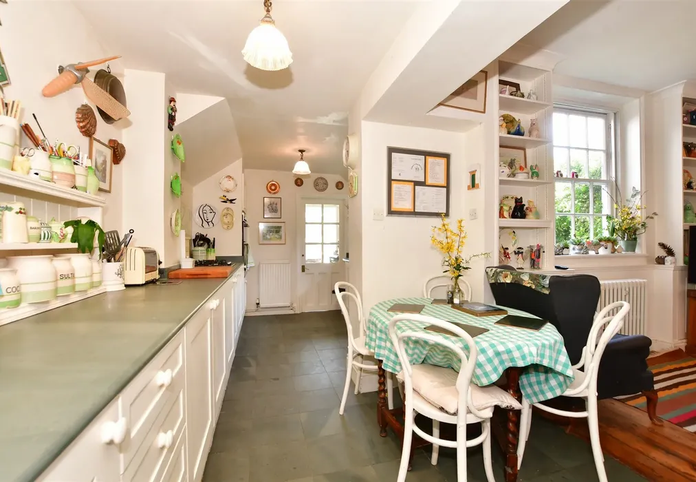 Kitchen - Chapel Lane, Chigwell, Essex - Wards of Kent