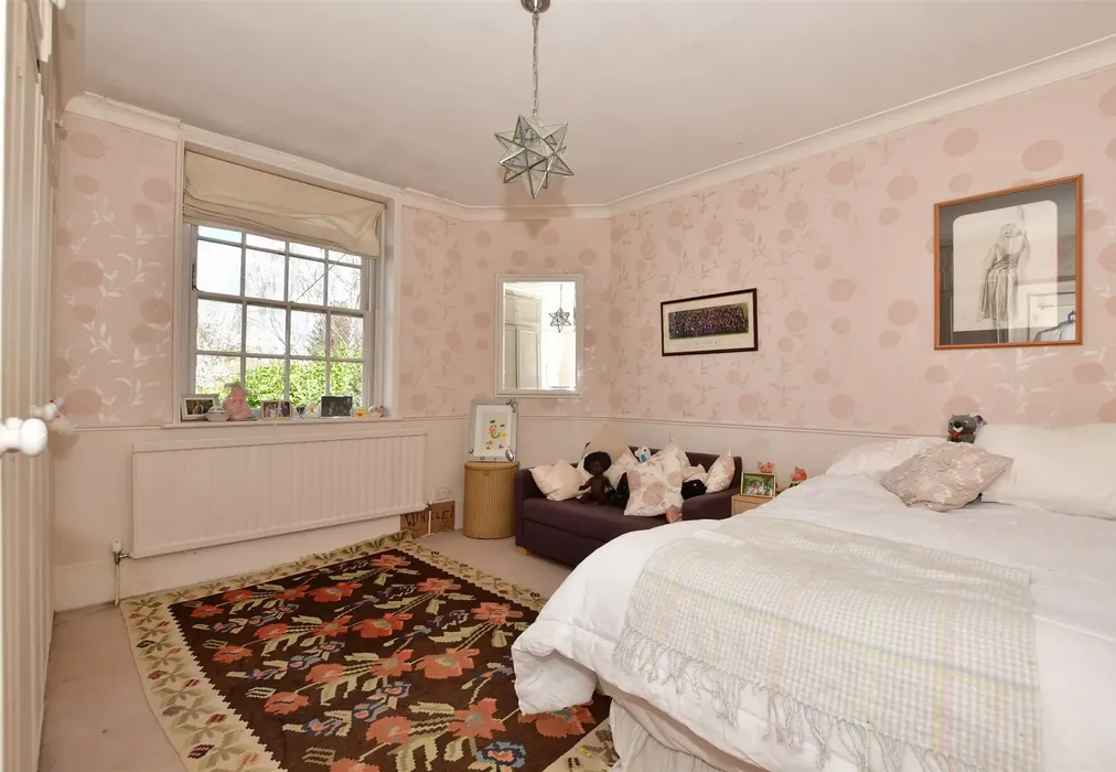 Bedroom 3 - Chapel Lane, Chigwell, Essex - Wards of Kent