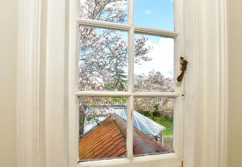 Internal Lifesyle - Chapel Lane, Chigwell, Essex - Wards of Kent
