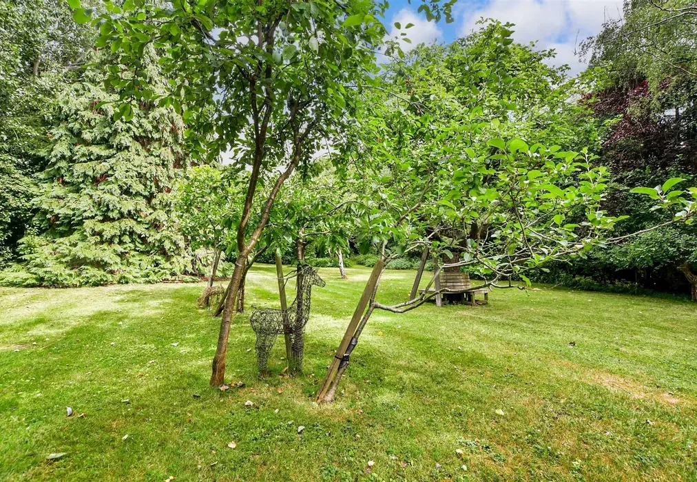 Rear Garden - Chapel Lane, Chigwell, Essex - Wards of Kent